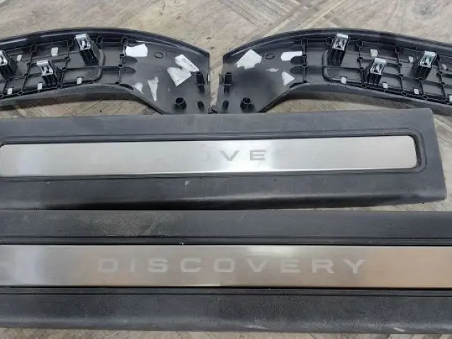 Накладка порога внутренняя Disсovery 5 L462