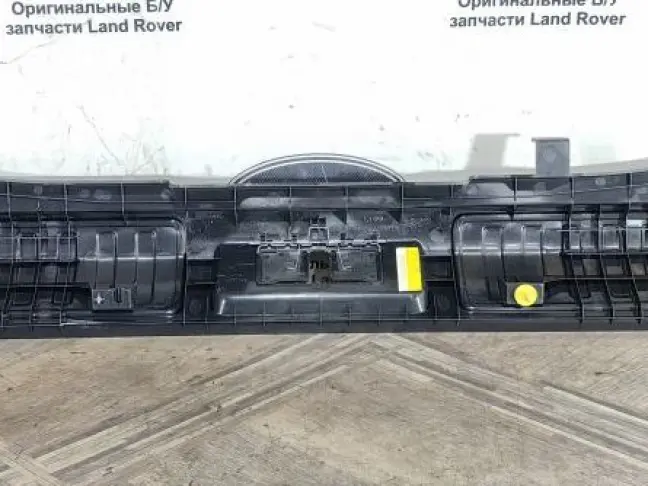 Накладка замка багажника Range Rover Sport 2 L494