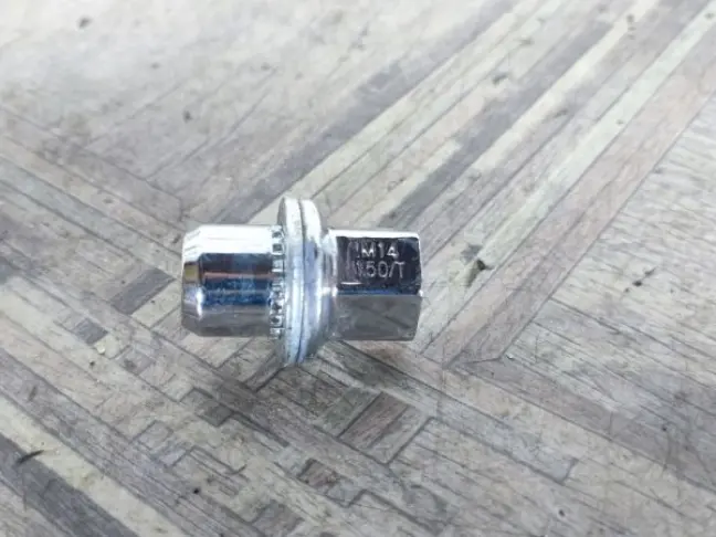 Гайка колеса Land Rover Range Rover L322 L320