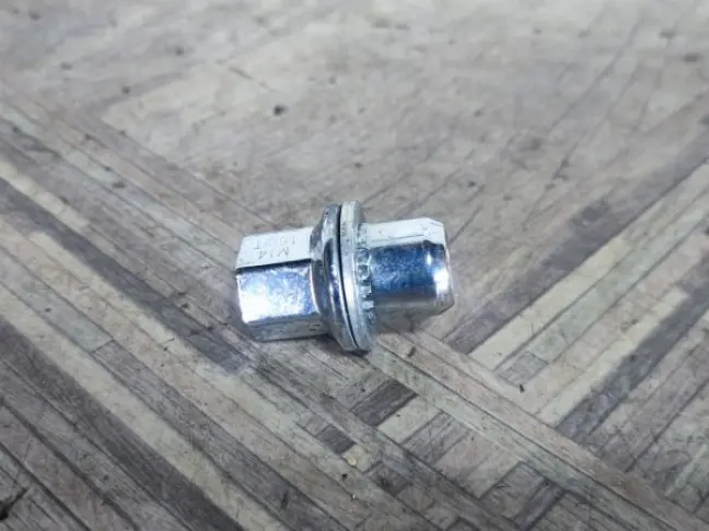 Гайка колеса Land Rover Range Rover L322 L320