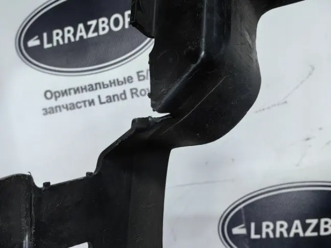 Диффузор радиатора Range Rover 4 L405