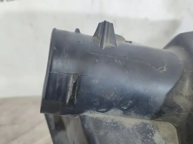 Корпус воздушного фильтра правый Range Rover L320