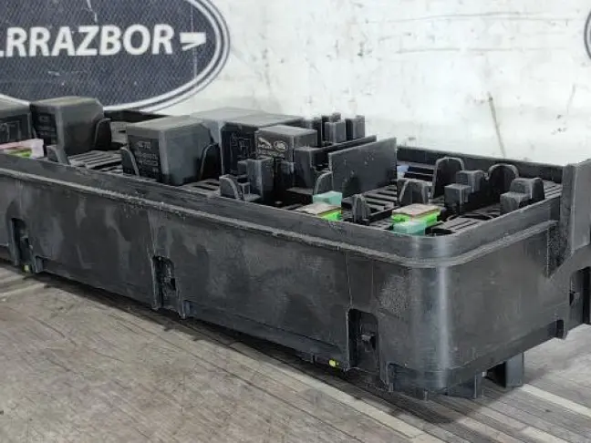 Блок предохранителей Range Rover Sport 2 L494