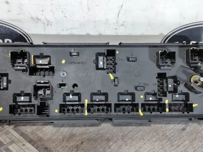 Блок предохранителей Range Rover Sport 2 L494