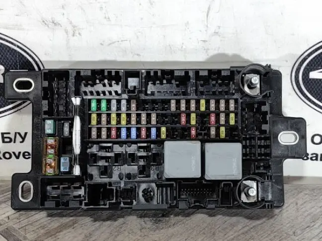 Блок предохранителей Jаguаr Е-Pаcе Х540