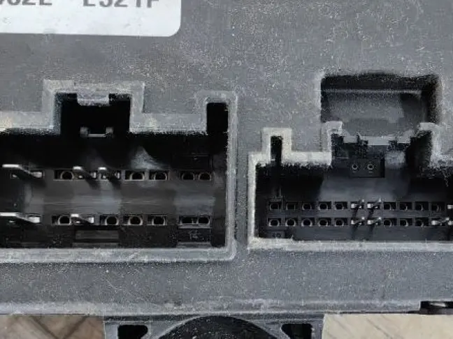 Блок управления багажником  Disсovery 5 L462