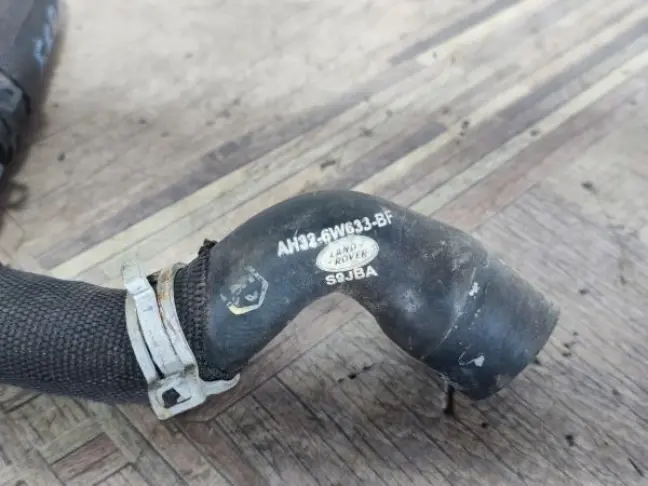 Патрубок Range Rover Sport L320 09-13 5.0