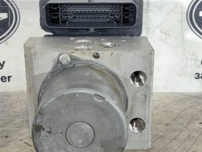 Блок управления ABS  Disсovery 5 L462