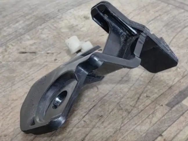 Кронштейн фары правый Range Rover Sport 2 L494