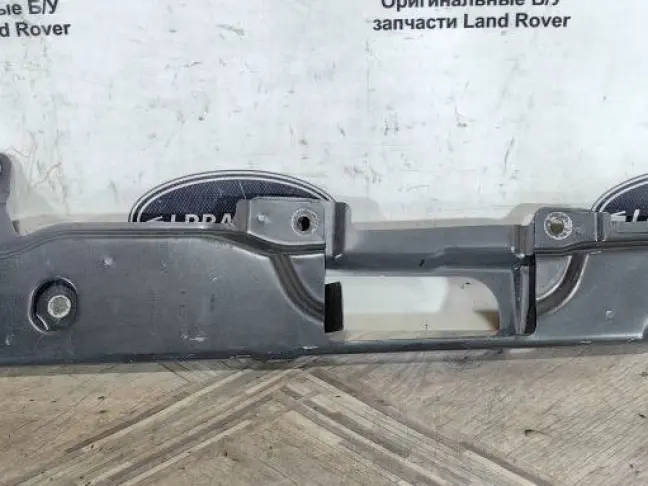 Кронштейн крыла переднего левого  Disсovery 5 L462