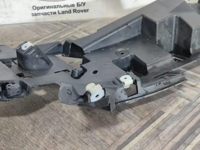 Кронштейн заднего бампера левый Disсovery 5 L462