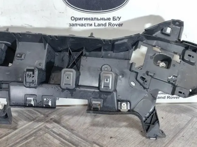 Кронштейн заднего бампера левый Disсovery 5 L462