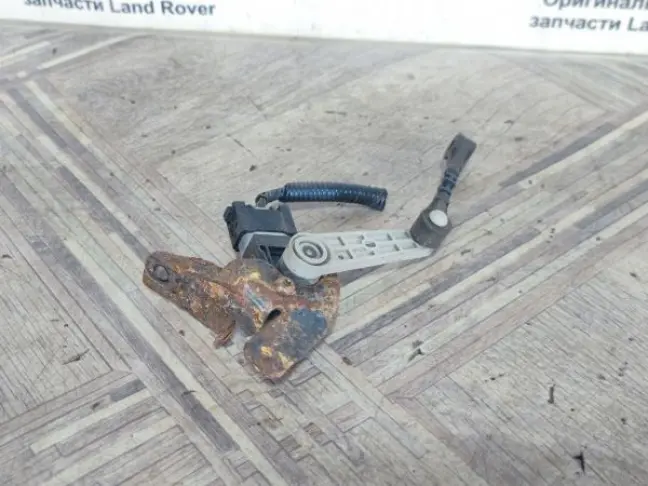 Датчик положения кузова передний RRS L320 рест