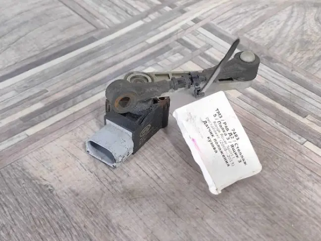 Датчик положения кузова передний RRS L320 рест