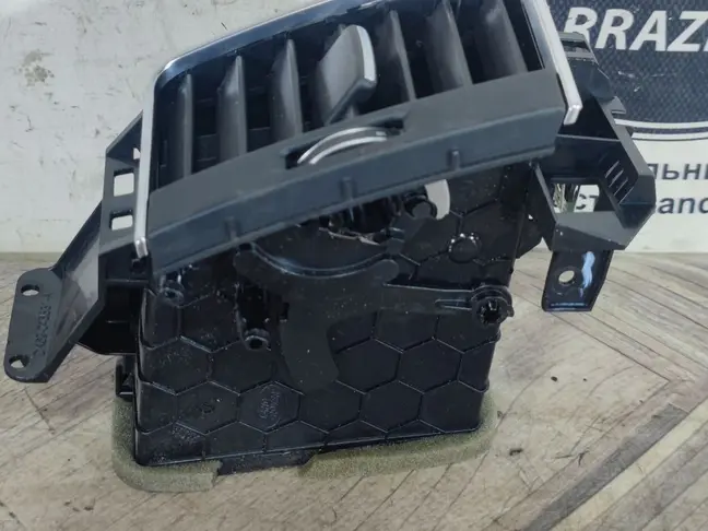 Дефлектор воздуховода  Range Rover Sport 2 L494