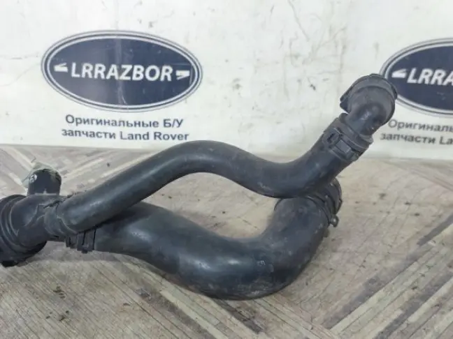 Патрубок охлаждения Range Rover 3 L322 5.0