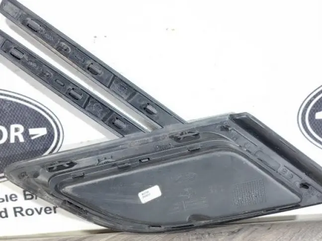 Решетка в крыло левая  Range Rover Sport 2 L494