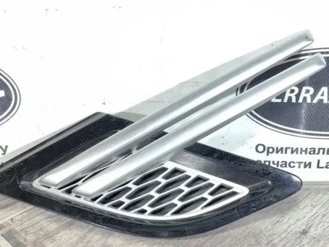 Решетка в крыло левая  Range Rover Sport 2 L494