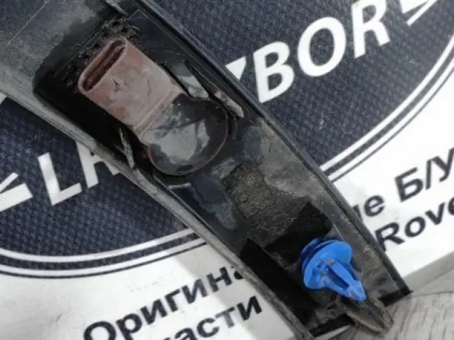 Молдинг крыла левый с датчиком Discovery 5 L462