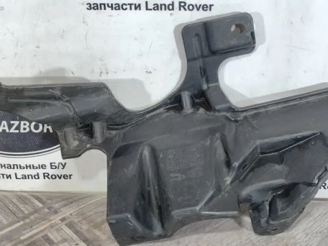 Пыльник двигателя левый Range Rover Sport 2 L494