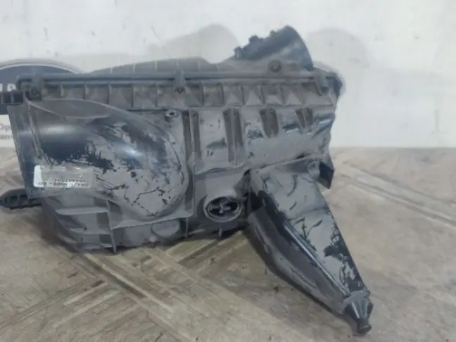 Корпус воздушного фильтра правый Range Rover L322