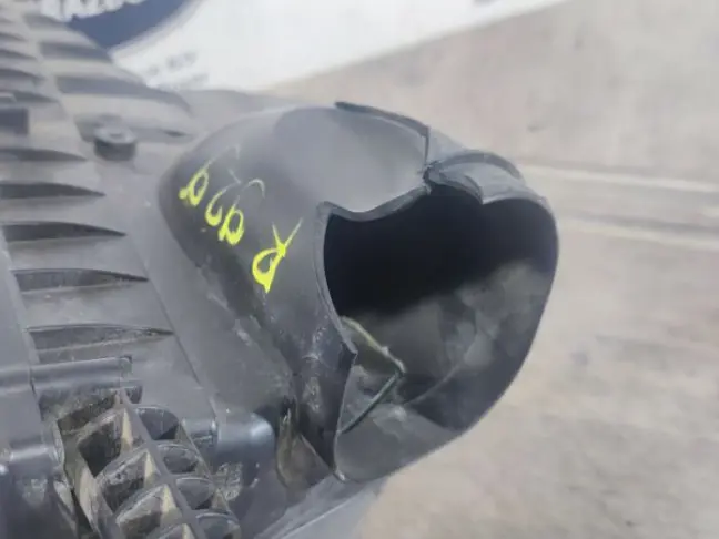 Корпус воздушного фильтра правый Range Rover L322