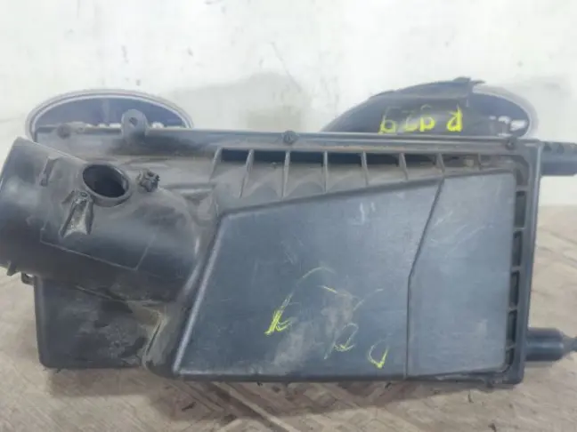 Корпус воздушного фильтра правый Range Rover L322