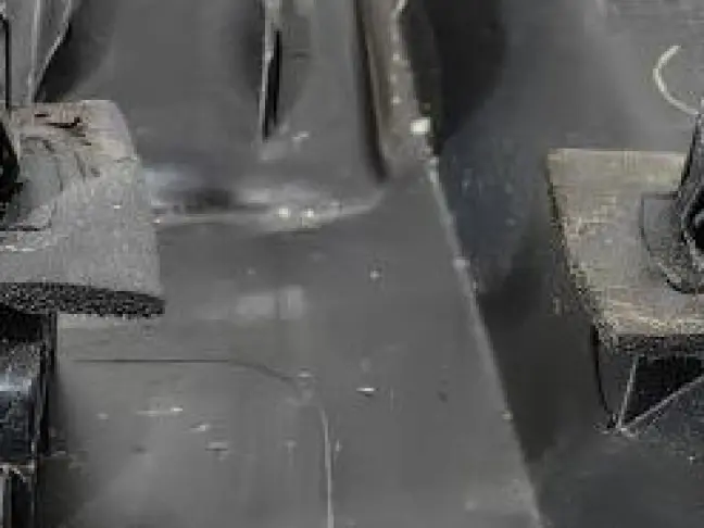 Обшивка багажника левая Discovery 5 L462