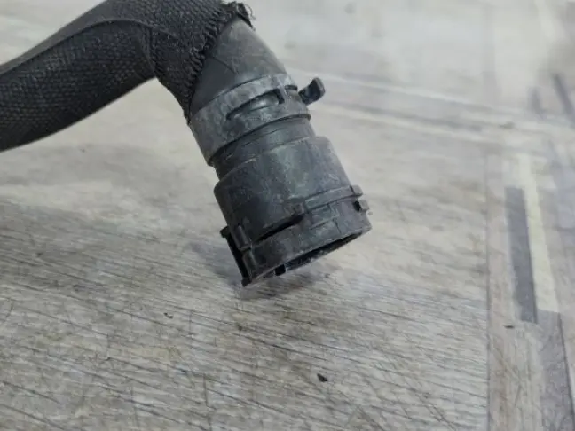 Патрубок охлаждения Range Rover Sport 2 L494