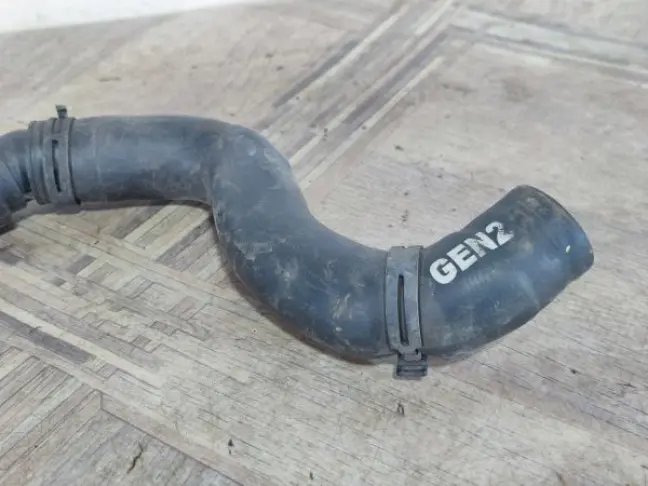 Патрубок охлаждения Range Rover Sport 2 L494