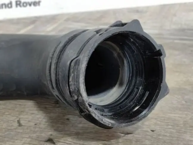 Патрубок охлаждения Range Rover Sport 2 L494