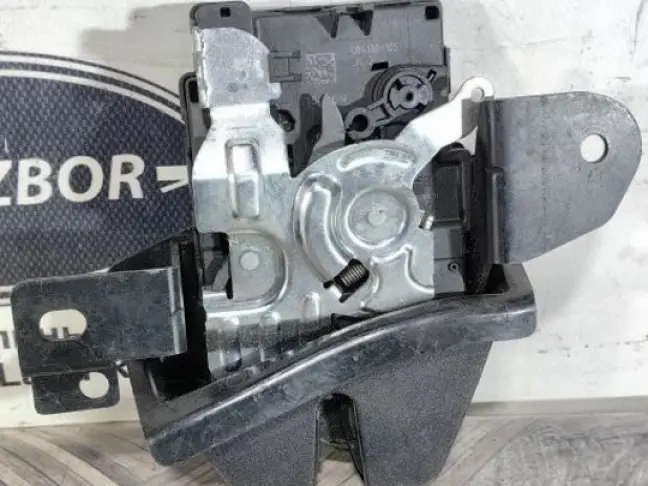 Замок крышки багажника  Range Rover Sport 2 L494