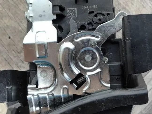 Замок крышки багажника  Range Rover Sport 2 L494