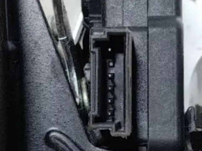 Замок крышки багажника  Range Rover Sport 2 L494