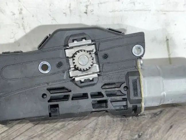 Моторчик люка Land Rover Discovery 5 L462