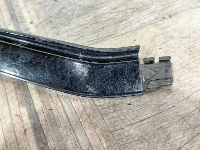 Молдинг крыши правый Range Rover L322 02-12