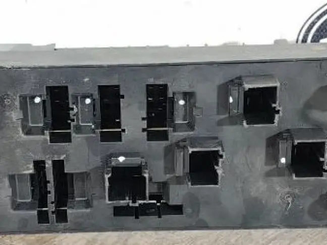 Блок предохранителей Range Rover Sport 2 L494