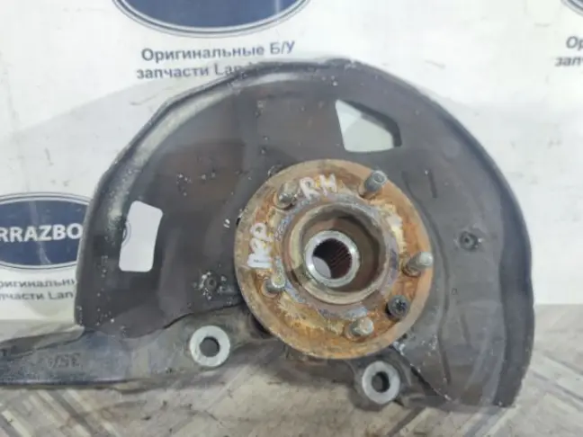 Кулак передний правый Range Rover Sport L320 09-13