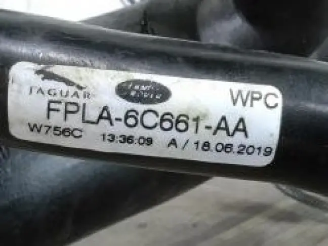 Патрубок воздушный Discovery 5 L462 306DT 3.0