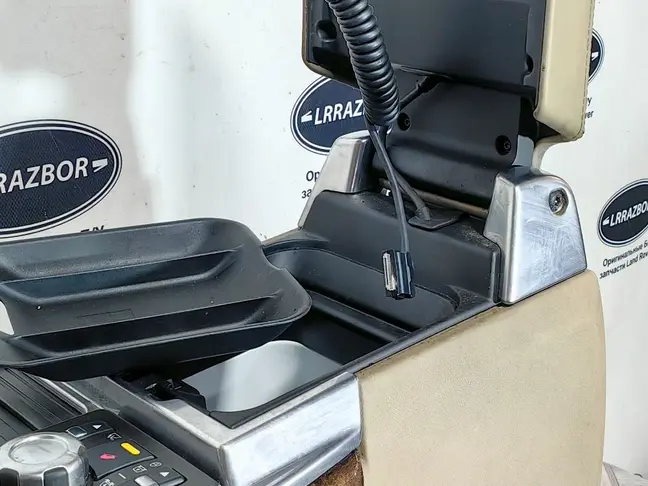 Консоль центральная Range Rover Sport L320