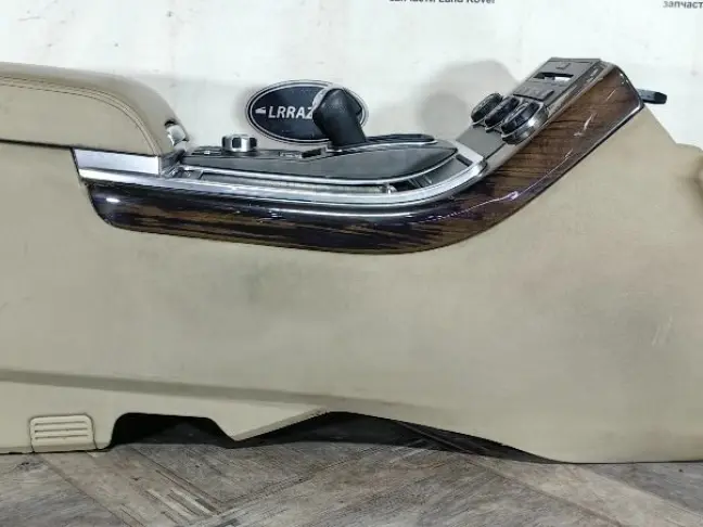 Консоль центральная Range Rover Sport L320