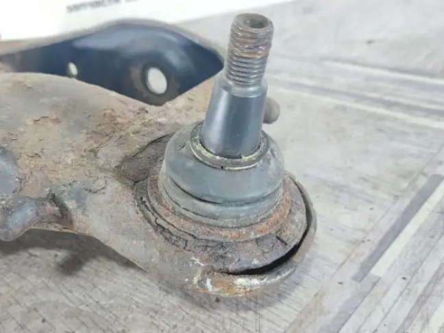 Рычаг передний нижний левый DISCOVERY 3/4 L319