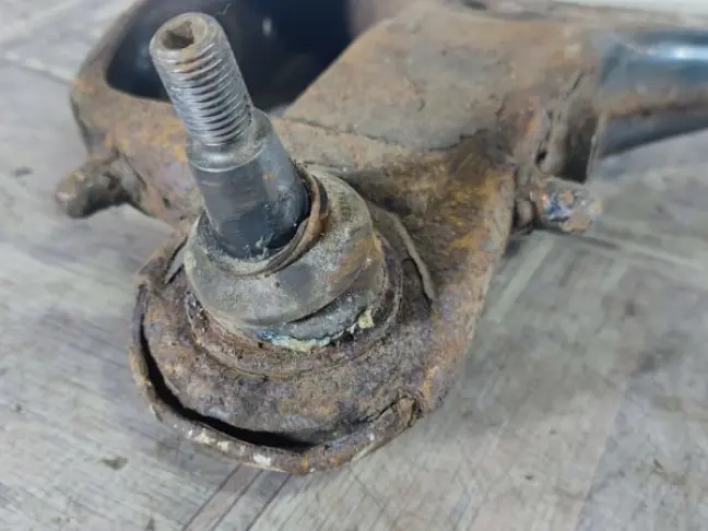 Рычаг передний нижний правый DISCOVERY 3/4 L319