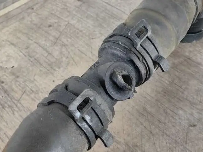 Патрубок сист охл  Range Rover Sport L494  2.0 диз