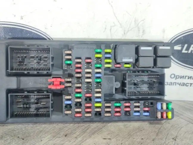 Блок предохранителей салонный DISCOVERY 4 L319 3.0