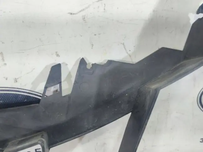 Кронштейн бампера правый Range Rover Sport L320