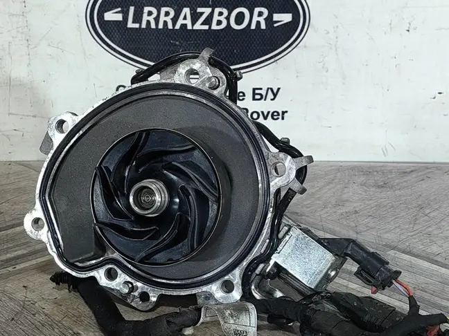 Помпа Range Rover Sport L494  2.0 диз