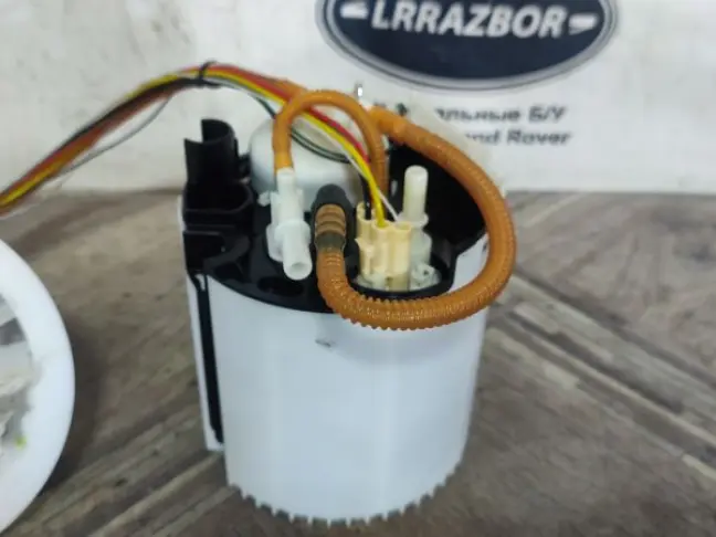 Насос топливный Volvo XC90 S90 V60 S60