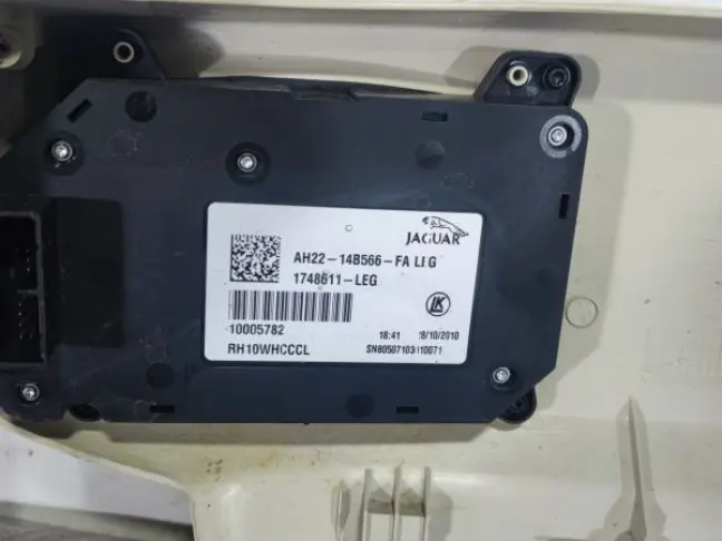 Накладка сидения правая Sport L320 09-13