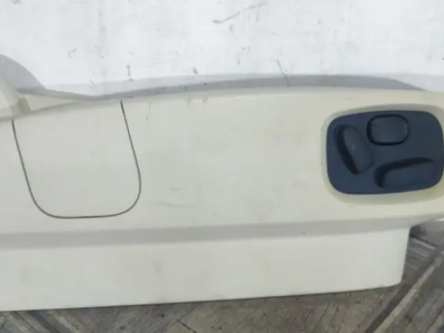 Накладка сидения правая Sport L320 09-13